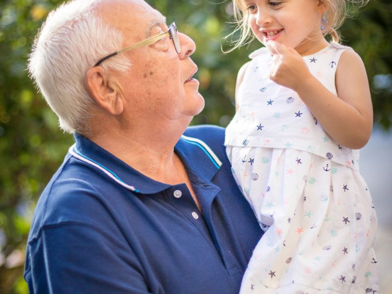 Dein kleiner Schatz vermisst dich, Opa